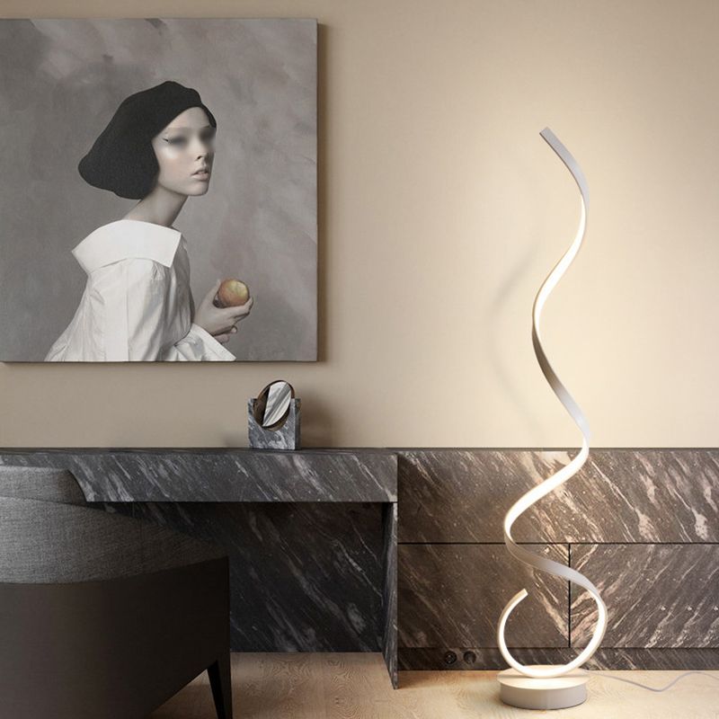 Louise Moderne Steamline Minimalistische Lineaire Vloerlamp Wit/Zwart Eetkamer/Woonkamer/Kelder/Hal