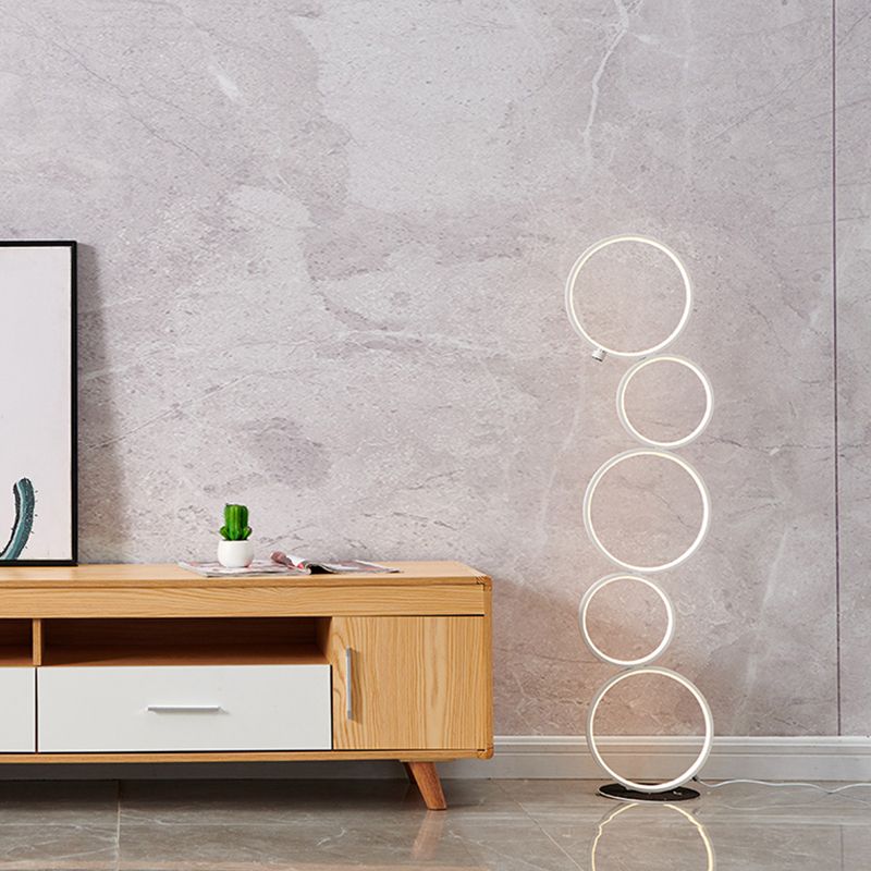 Alonza Scandinavische Moderne Ring Staande Lamp, Zwart/Wit, Woonkamer