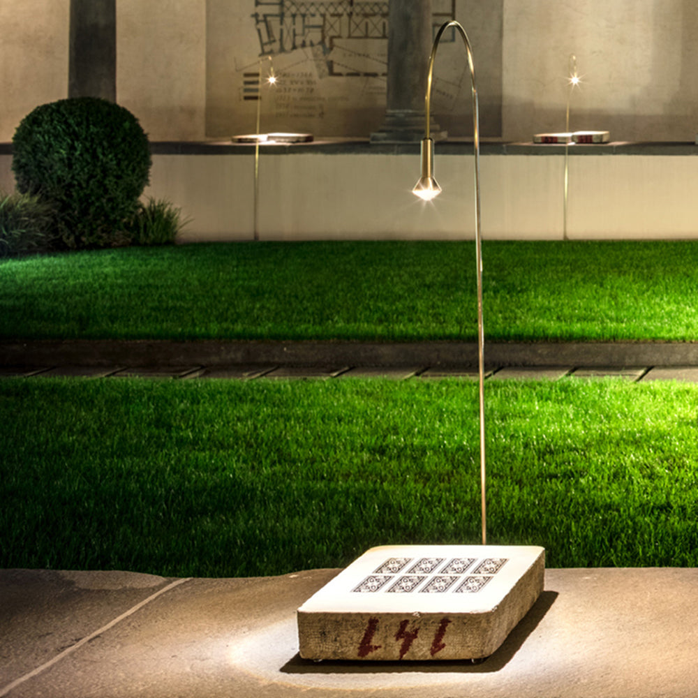 Carina Moderne Lineaire LED Grondlamp Buiten Goud Metalen Pad