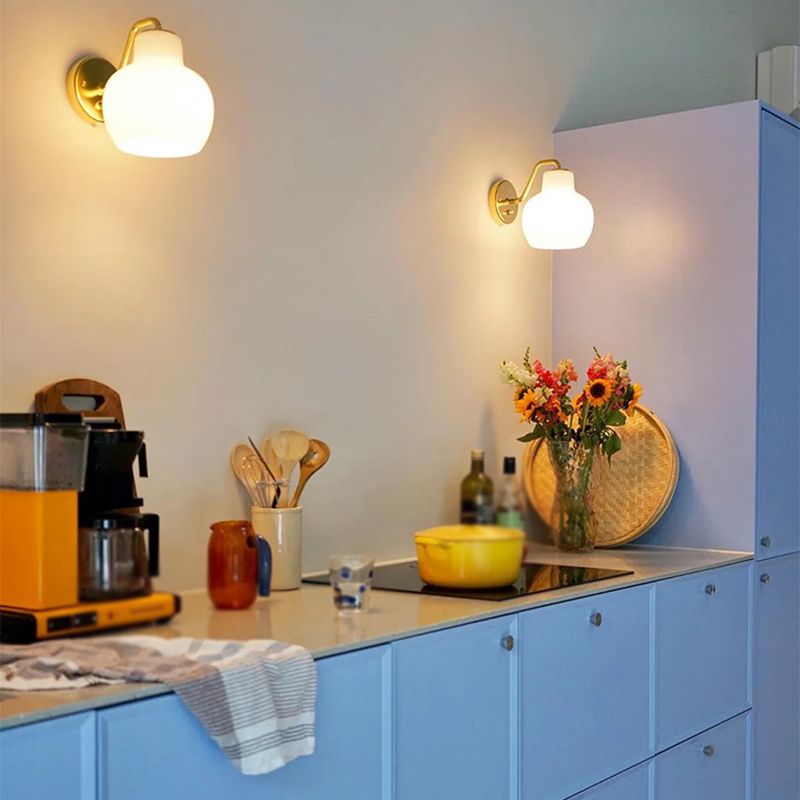 Hailie Vintage LED Wandlamp Wit/Goud Metaal/Glas Slaap/Woon/Eetkamer
